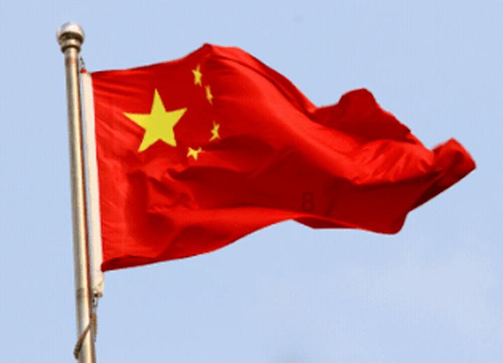 迪丽热巴引领时尚潮流,率先穿上2024春夏高级定制时装!